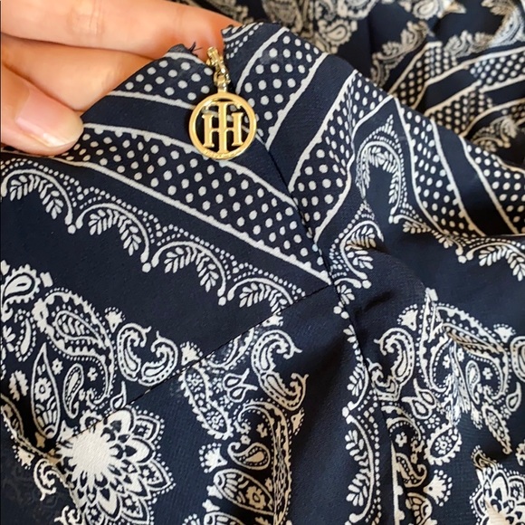 Tommy Hilfiger Pleated Crossback Maxi Dress - Picture 6 of 8